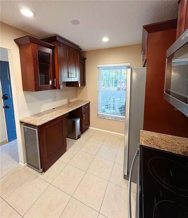 В аренду: $2,395 (2 спален, 2 ванн, 1013 Квадратных фут)