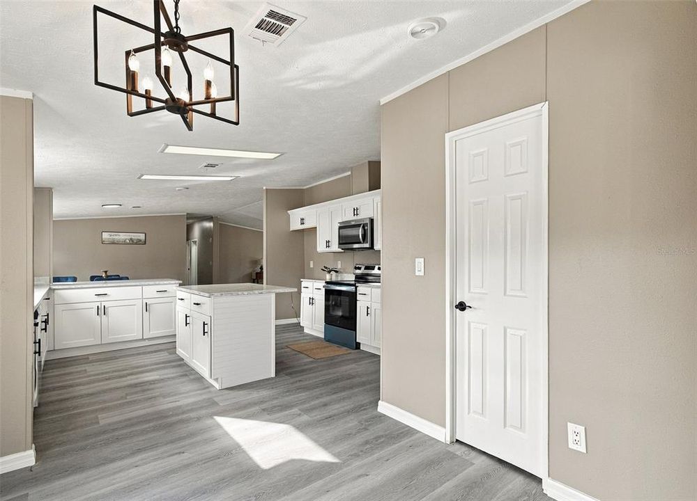 For Sale: $214,950 (4 beds, 2 baths, 2280 Square Feet)