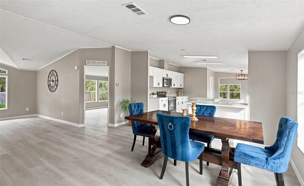 For Sale: $214,950 (4 beds, 2 baths, 2280 Square Feet)