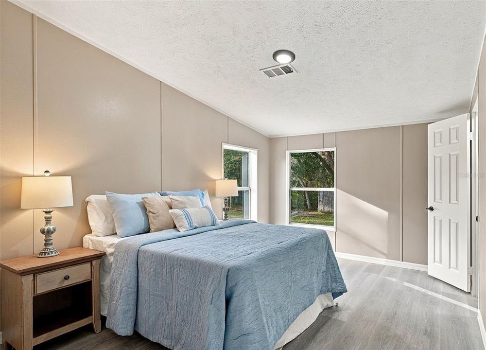 For Sale: $214,950 (4 beds, 2 baths, 2280 Square Feet)