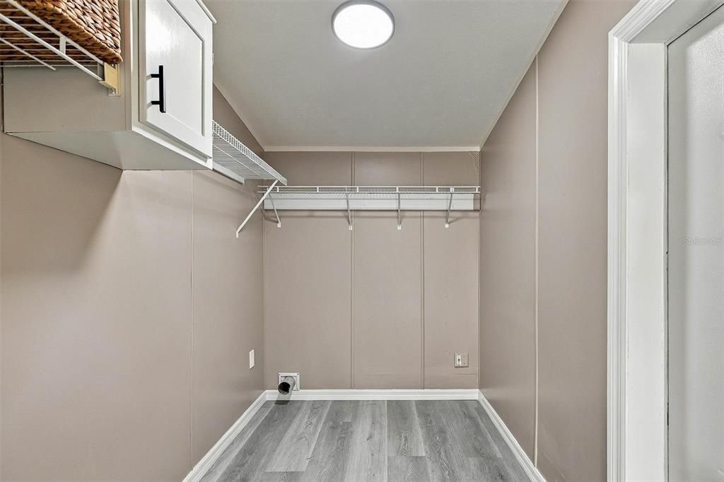For Sale: $214,950 (4 beds, 2 baths, 2280 Square Feet)