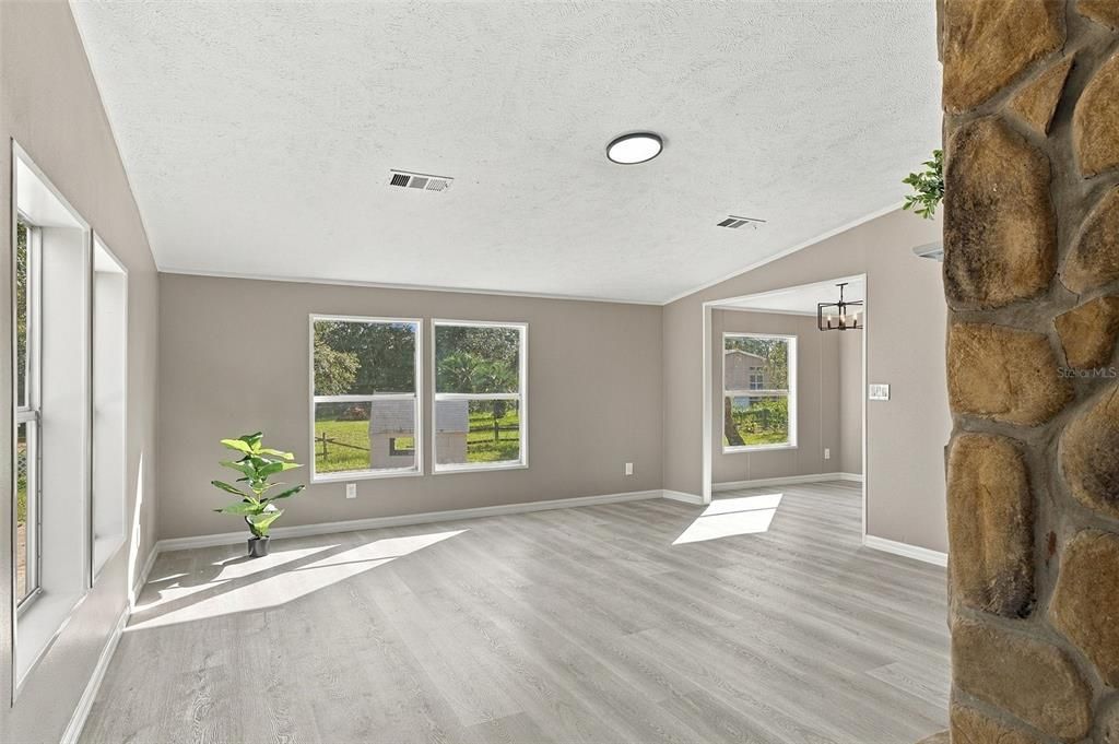 For Sale: $214,950 (4 beds, 2 baths, 2280 Square Feet)
