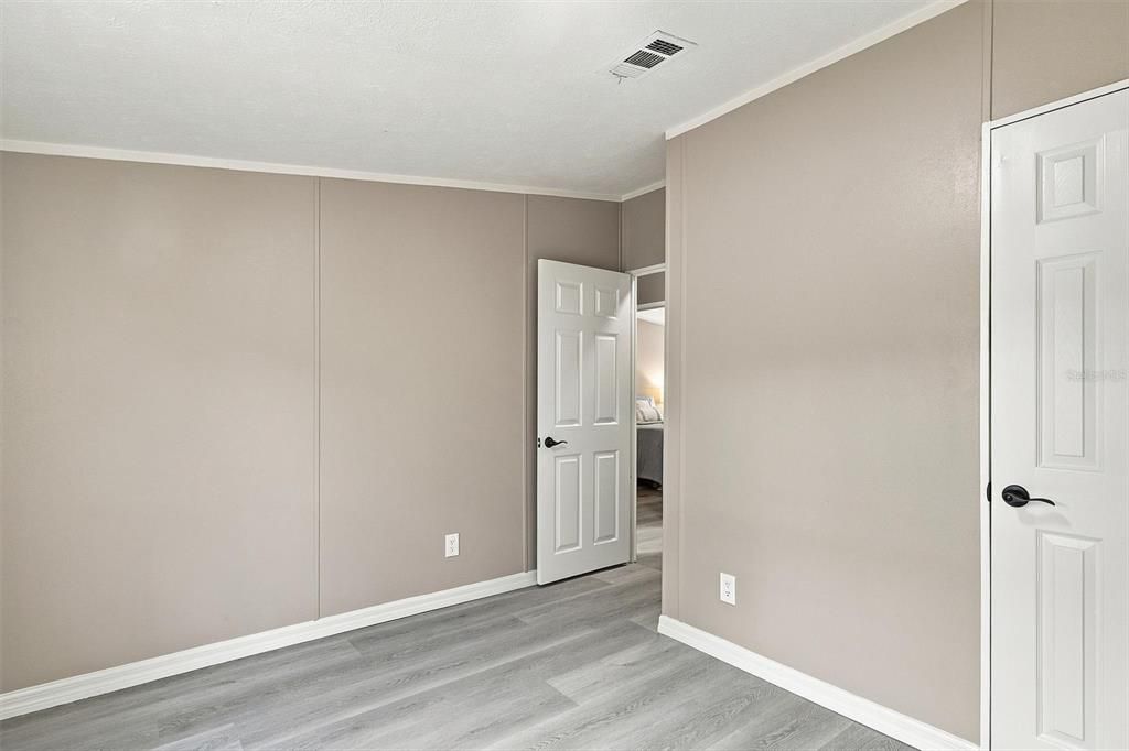 For Sale: $214,950 (4 beds, 2 baths, 2280 Square Feet)