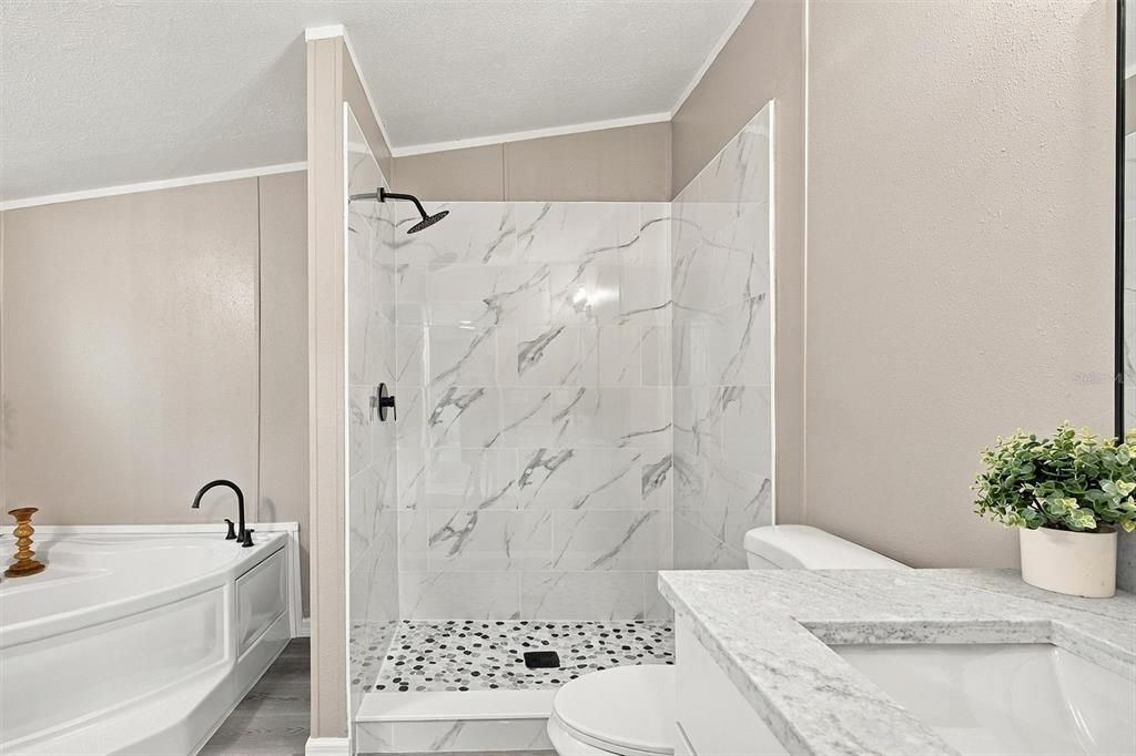 For Sale: $214,950 (4 beds, 2 baths, 2280 Square Feet)