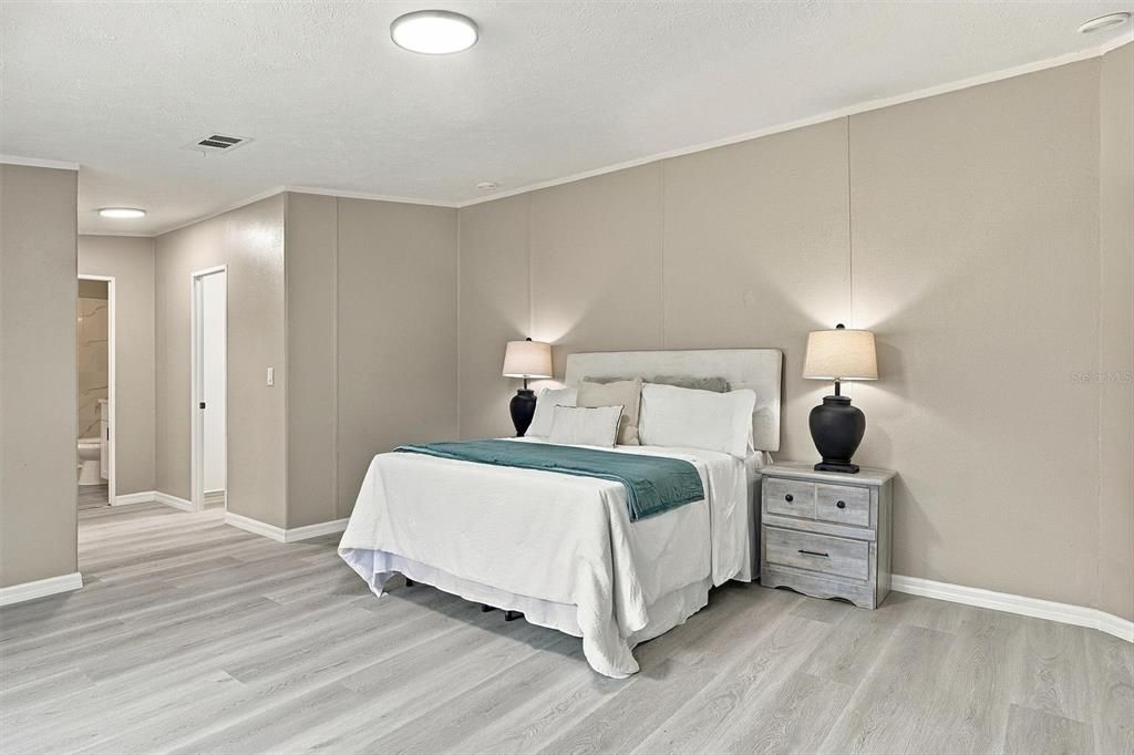 For Sale: $214,950 (4 beds, 2 baths, 2280 Square Feet)