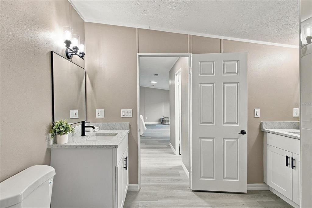 For Sale: $214,950 (4 beds, 2 baths, 2280 Square Feet)