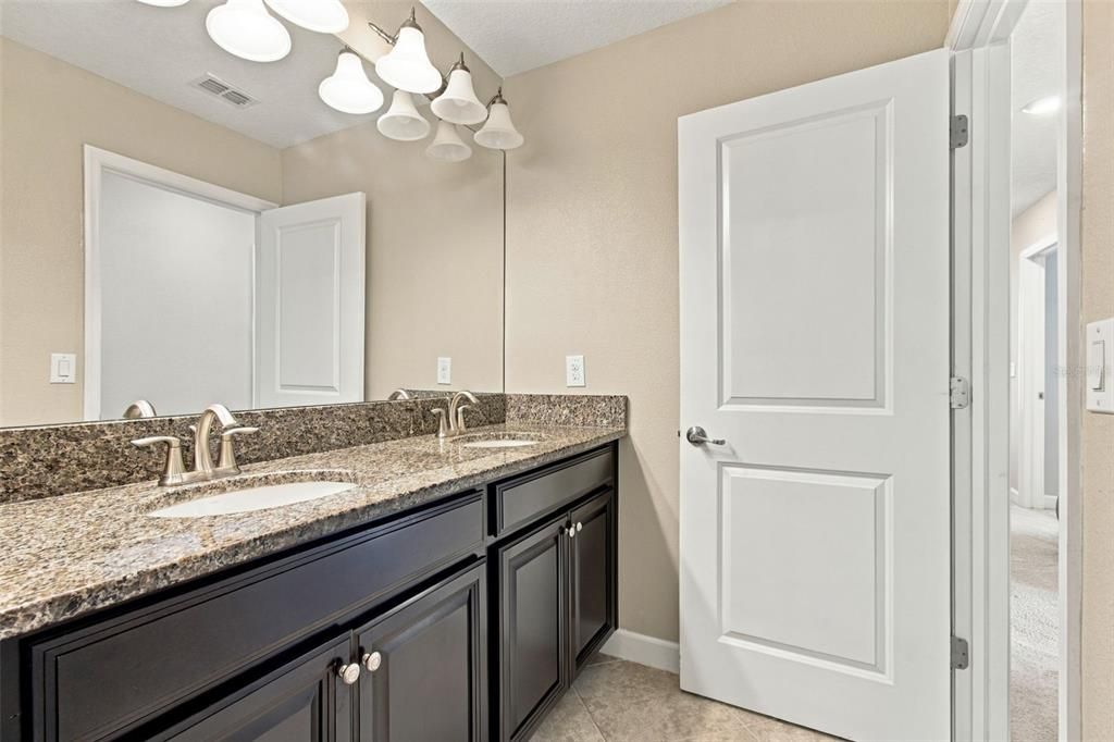For Sale: $410,000 (4 beds, 2 baths, 2974 Square Feet)
