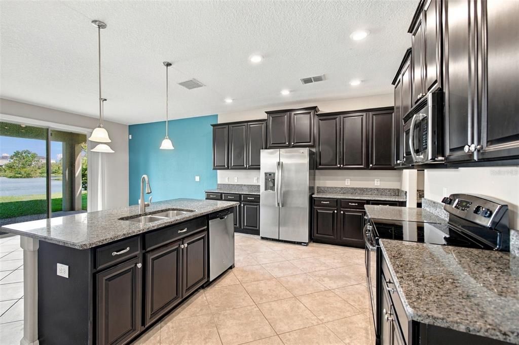 For Sale: $410,000 (4 beds, 2 baths, 2974 Square Feet)