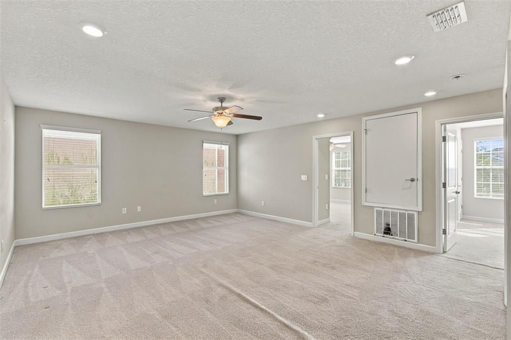 For Sale: $410,000 (4 beds, 2 baths, 2974 Square Feet)