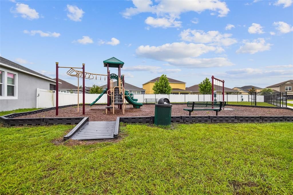 For Sale: $410,000 (4 beds, 2 baths, 2974 Square Feet)
