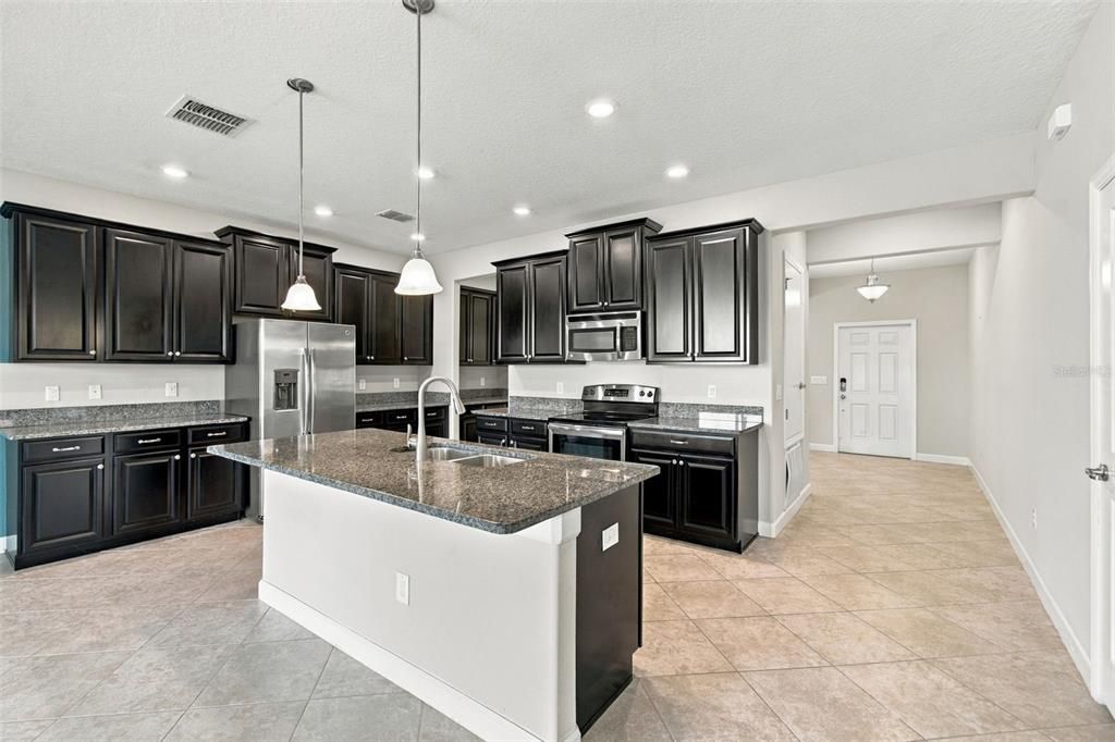 For Sale: $410,000 (4 beds, 2 baths, 2974 Square Feet)