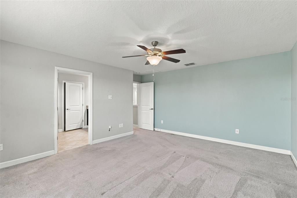 For Sale: $410,000 (4 beds, 2 baths, 2974 Square Feet)