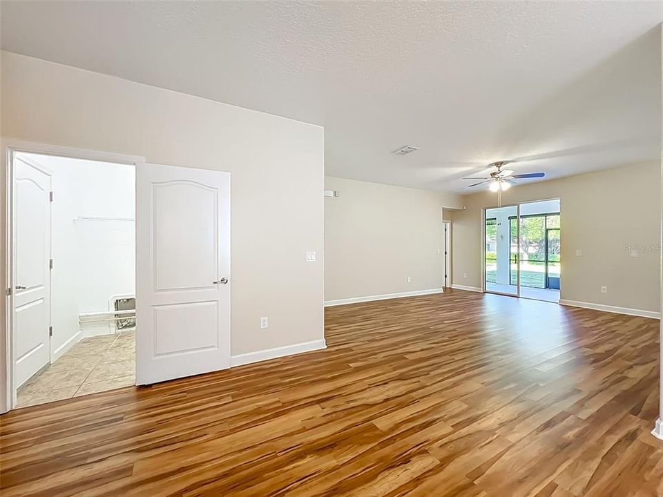 For Rent: $2,400 (3 beds, 2 baths, 1672 Square Feet)