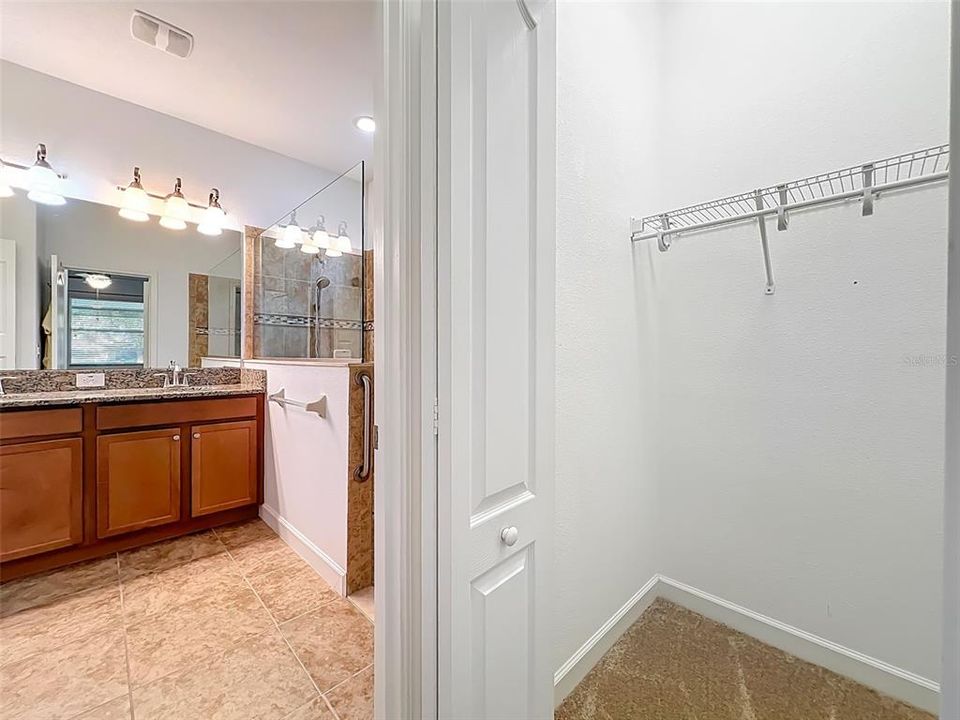 For Rent: $2,400 (3 beds, 2 baths, 1672 Square Feet)