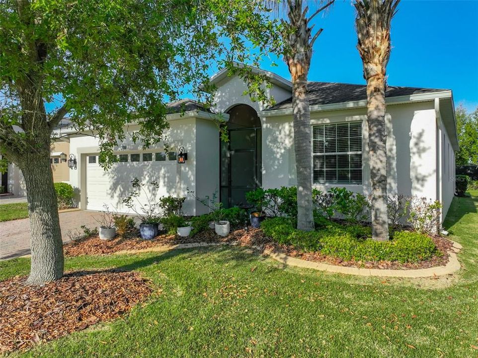 For Rent: $2,400 (3 beds, 2 baths, 1672 Square Feet)