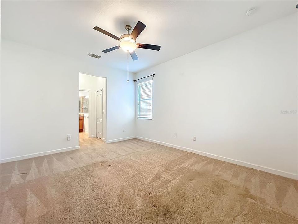 For Rent: $2,400 (3 beds, 2 baths, 1672 Square Feet)
