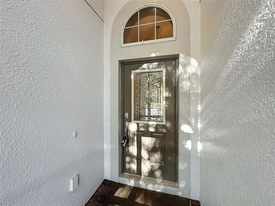For Rent: $2,400 (3 beds, 2 baths, 1672 Square Feet)