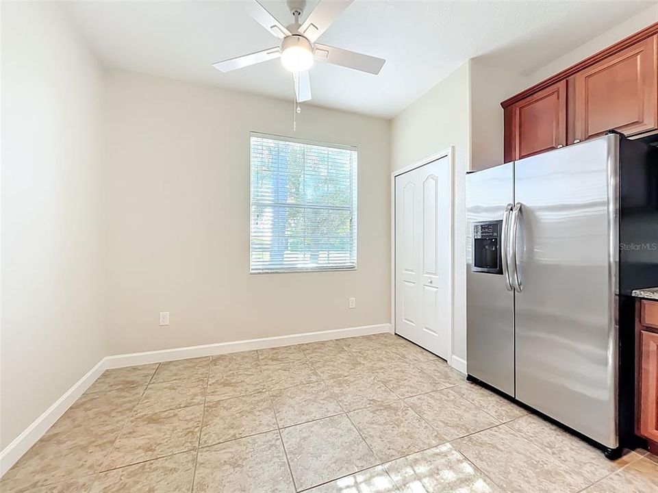 For Rent: $2,400 (3 beds, 2 baths, 1672 Square Feet)