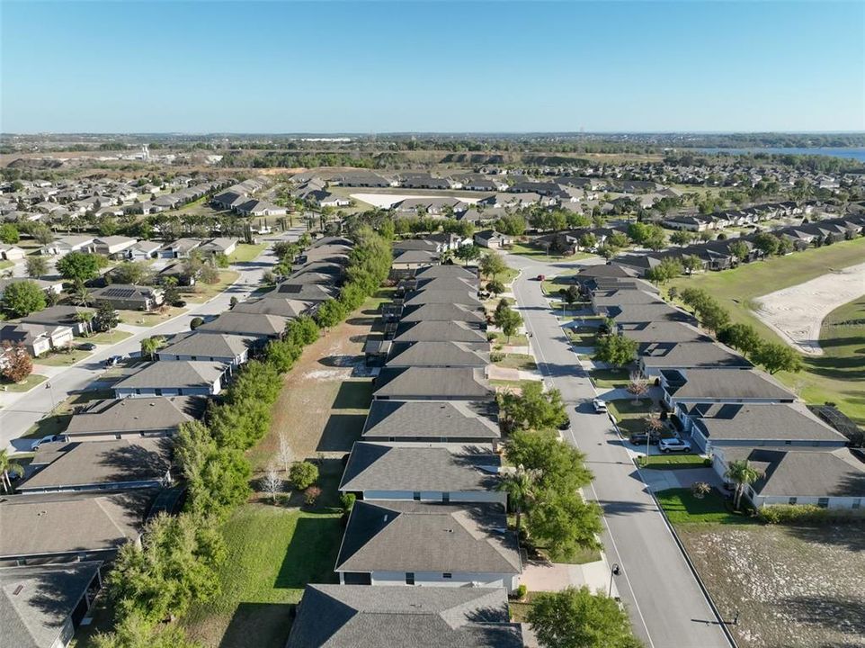 For Rent: $2,400 (3 beds, 2 baths, 1672 Square Feet)