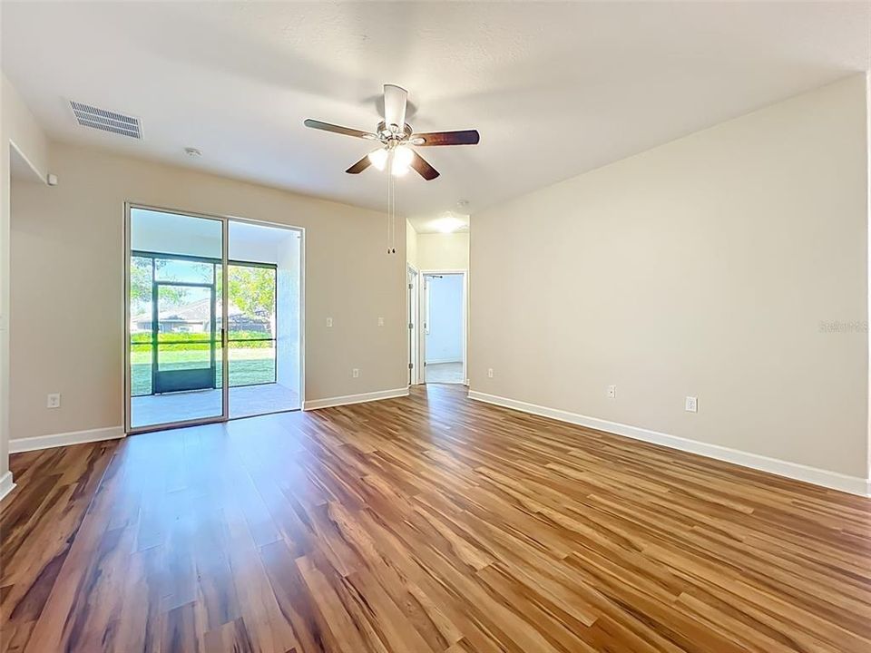 For Rent: $2,400 (3 beds, 2 baths, 1672 Square Feet)