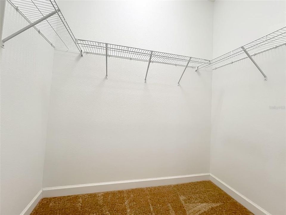 For Rent: $2,400 (3 beds, 2 baths, 1672 Square Feet)