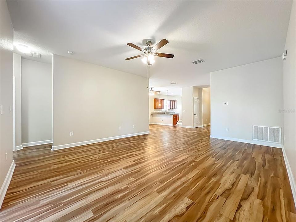 For Rent: $2,400 (3 beds, 2 baths, 1672 Square Feet)