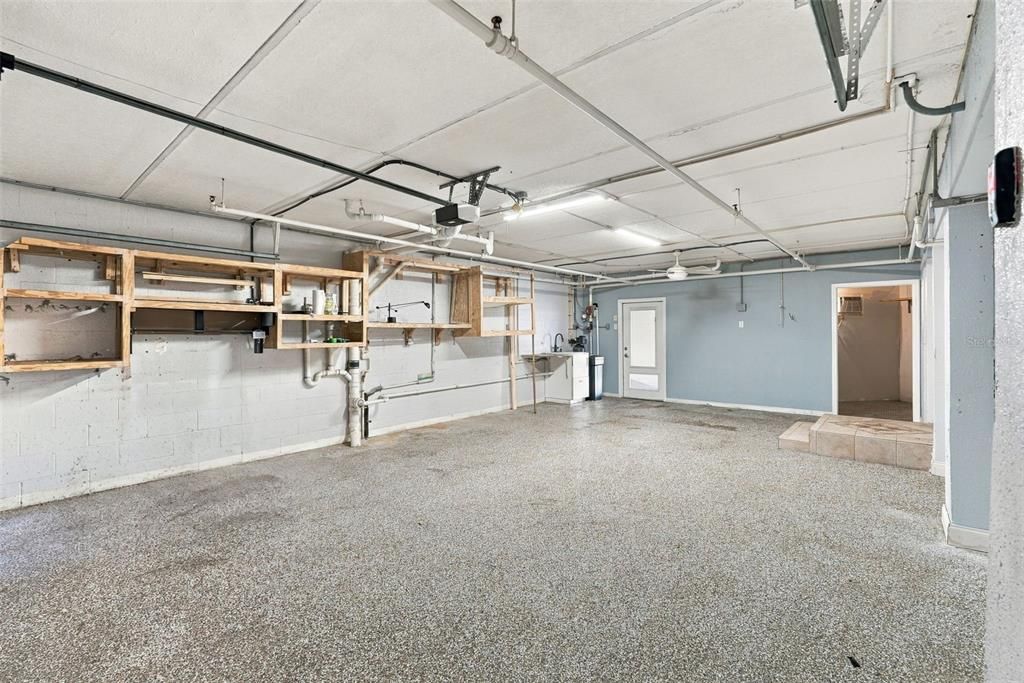 En Venta: $895,000 (3 camas, 3 baños, 2800 Pies cuadrados)