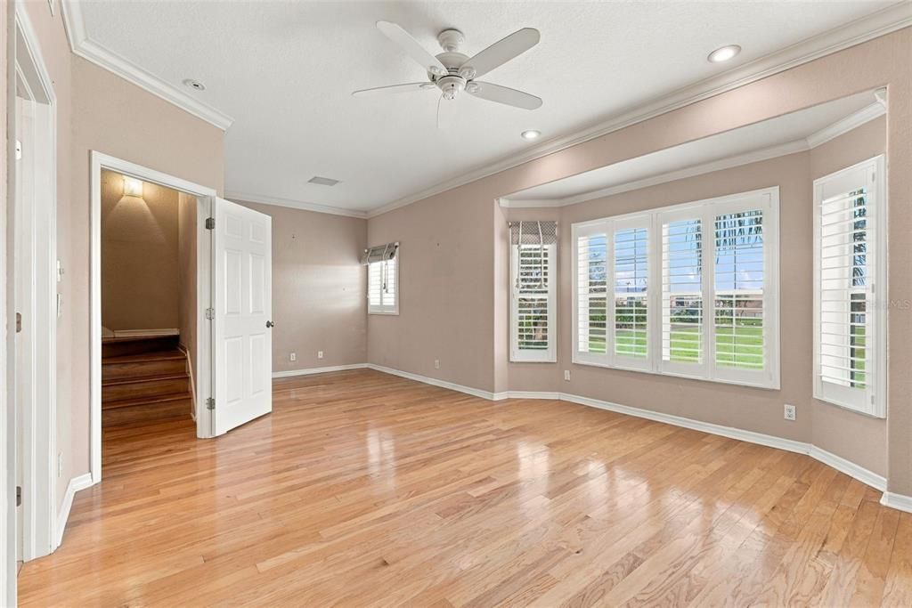 En Venta: $895,000 (3 camas, 3 baños, 2800 Pies cuadrados)