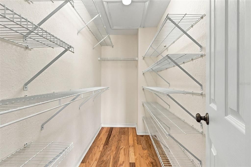 En Venta: $895,000 (3 camas, 3 baños, 2800 Pies cuadrados)