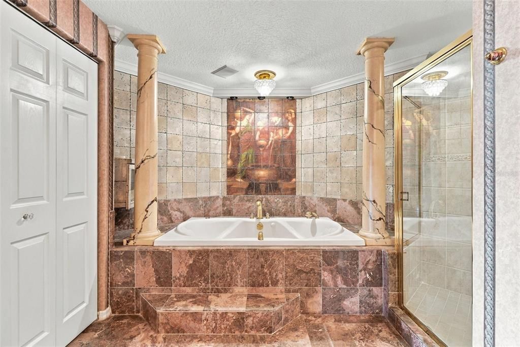 En Venta: $895,000 (3 camas, 3 baños, 2800 Pies cuadrados)
