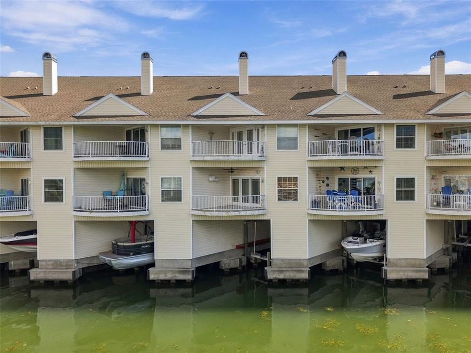 En Venta: $895,000 (3 camas, 3 baños, 2800 Pies cuadrados)