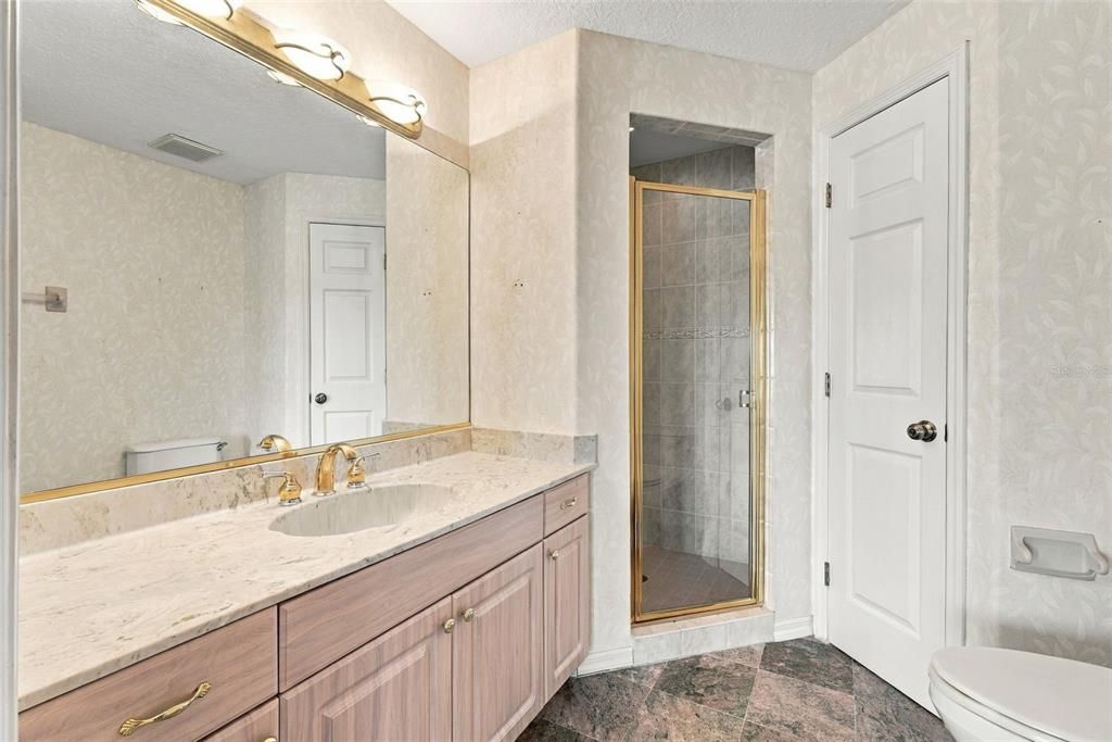 En Venta: $895,000 (3 camas, 3 baños, 2800 Pies cuadrados)