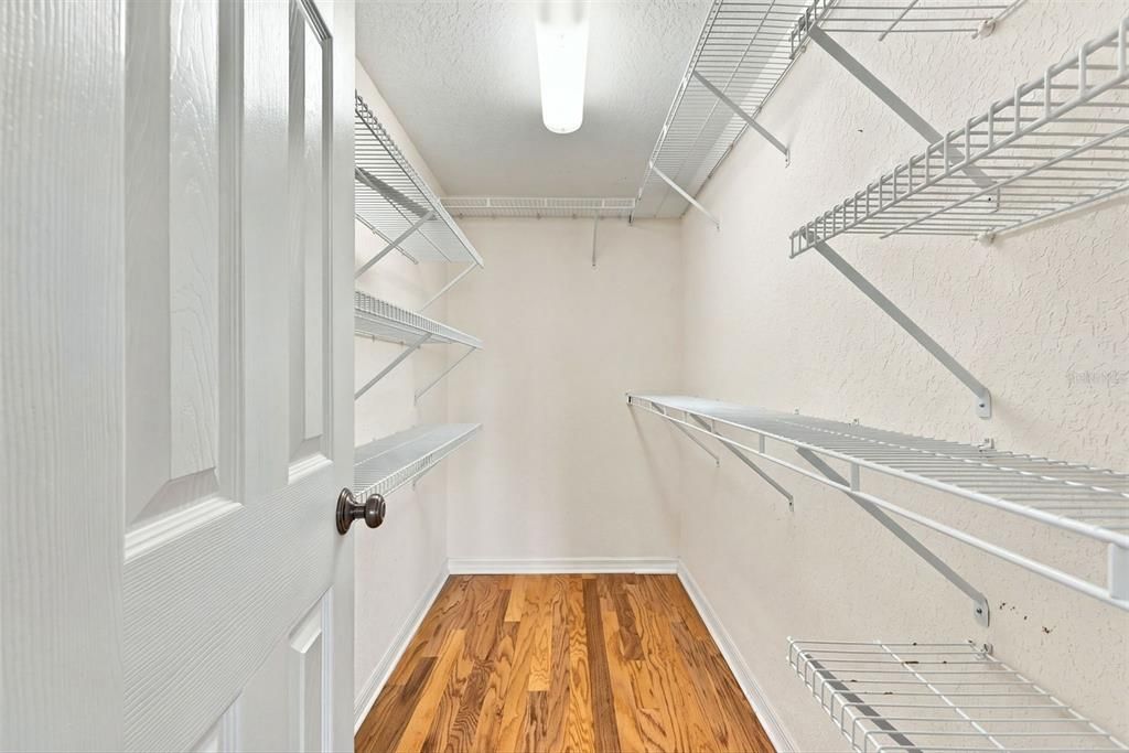 En Venta: $895,000 (3 camas, 3 baños, 2800 Pies cuadrados)