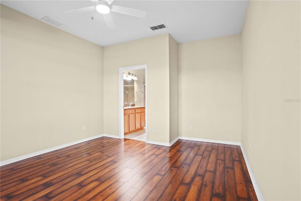 For Sale: $375,000 (3 beds, 2 baths, 1734 Square Feet)