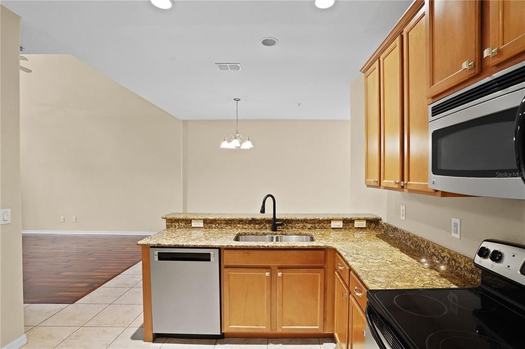 For Sale: $375,000 (3 beds, 2 baths, 1734 Square Feet)