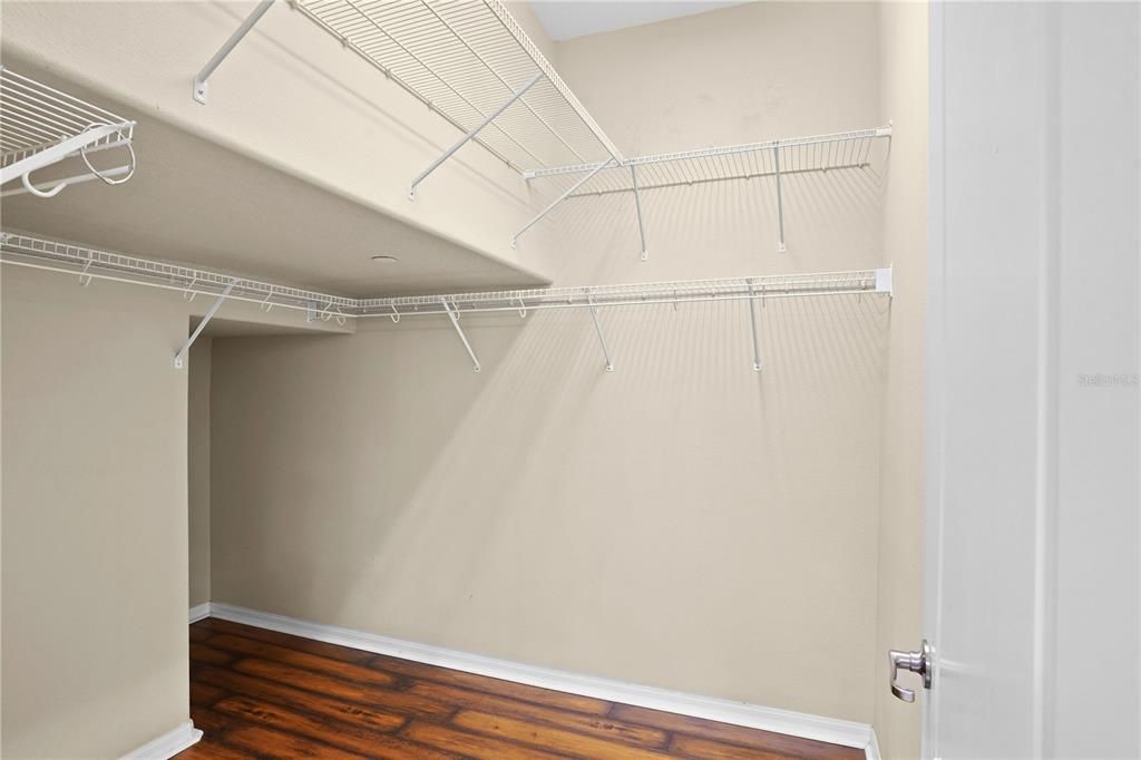 For Sale: $375,000 (3 beds, 2 baths, 1734 Square Feet)