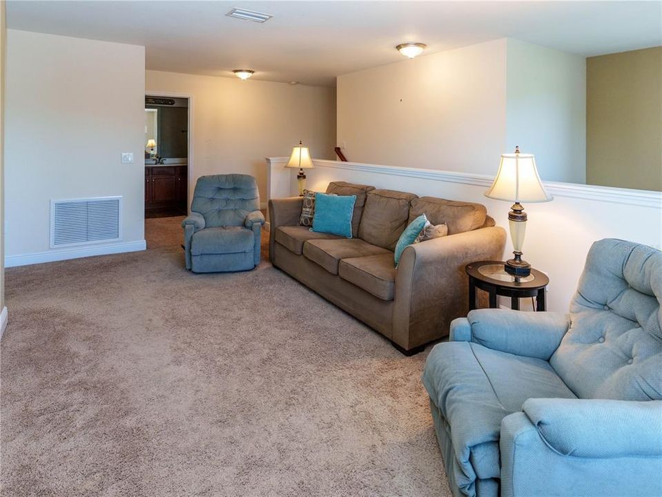 For Sale: $415,000 (4 beds, 2 baths, 2500 Square Feet)