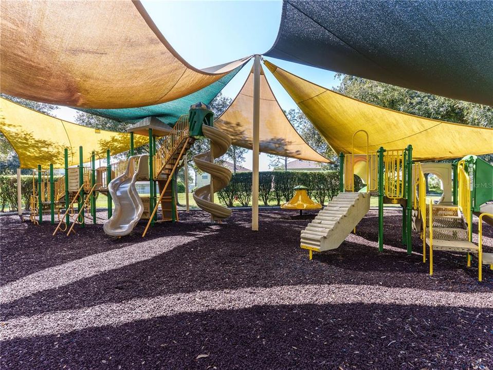 For Sale: $415,000 (4 beds, 2 baths, 2500 Square Feet)