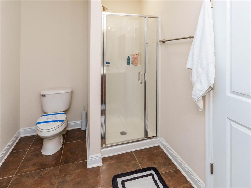 For Sale: $415,000 (4 beds, 2 baths, 2500 Square Feet)