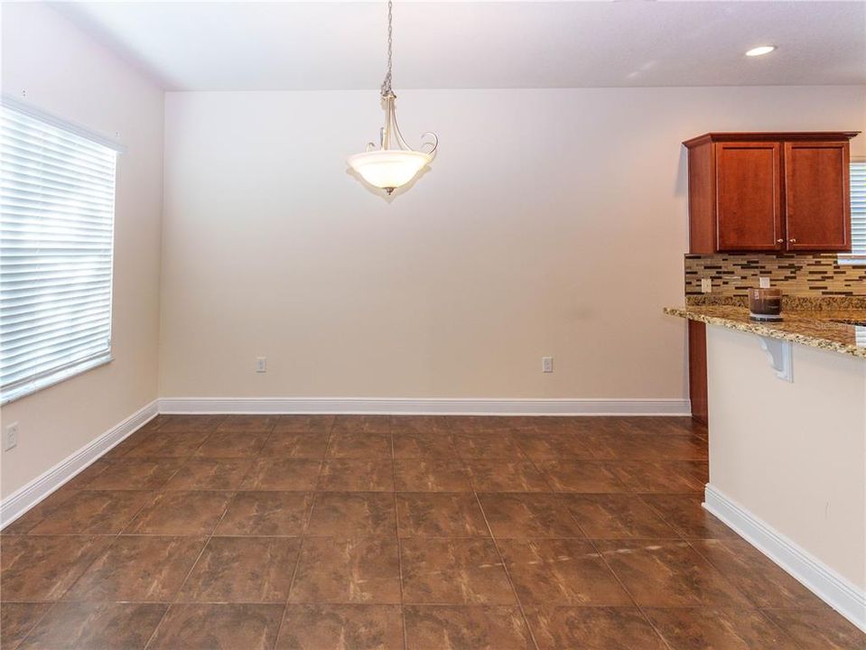 For Sale: $415,000 (4 beds, 2 baths, 2500 Square Feet)