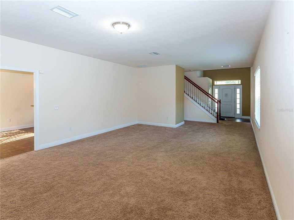 For Sale: $415,000 (4 beds, 2 baths, 2500 Square Feet)
