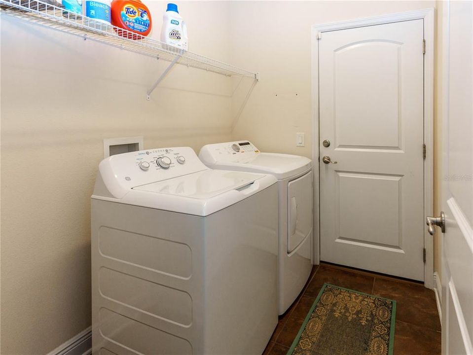 For Sale: $415,000 (4 beds, 2 baths, 2500 Square Feet)