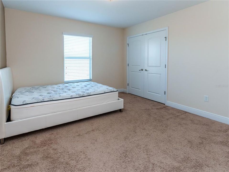 For Sale: $415,000 (4 beds, 2 baths, 2500 Square Feet)