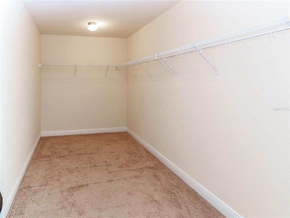 For Sale: $415,000 (4 beds, 2 baths, 2500 Square Feet)