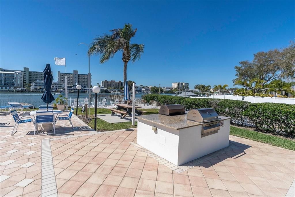 For Sale: $795,000 (4 beds, 2 baths, 2085 Square Feet)