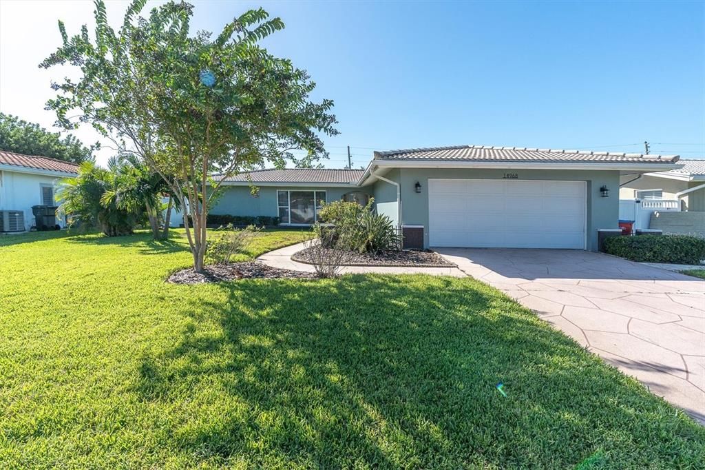 For Sale: $795,000 (4 beds, 2 baths, 2085 Square Feet)