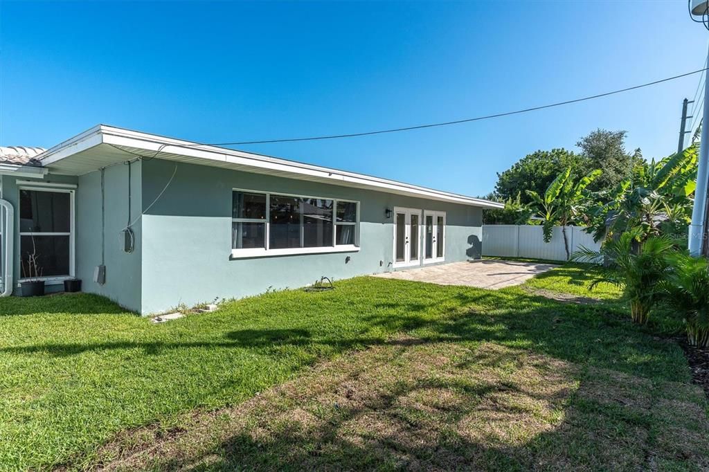 For Sale: $795,000 (4 beds, 2 baths, 2085 Square Feet)