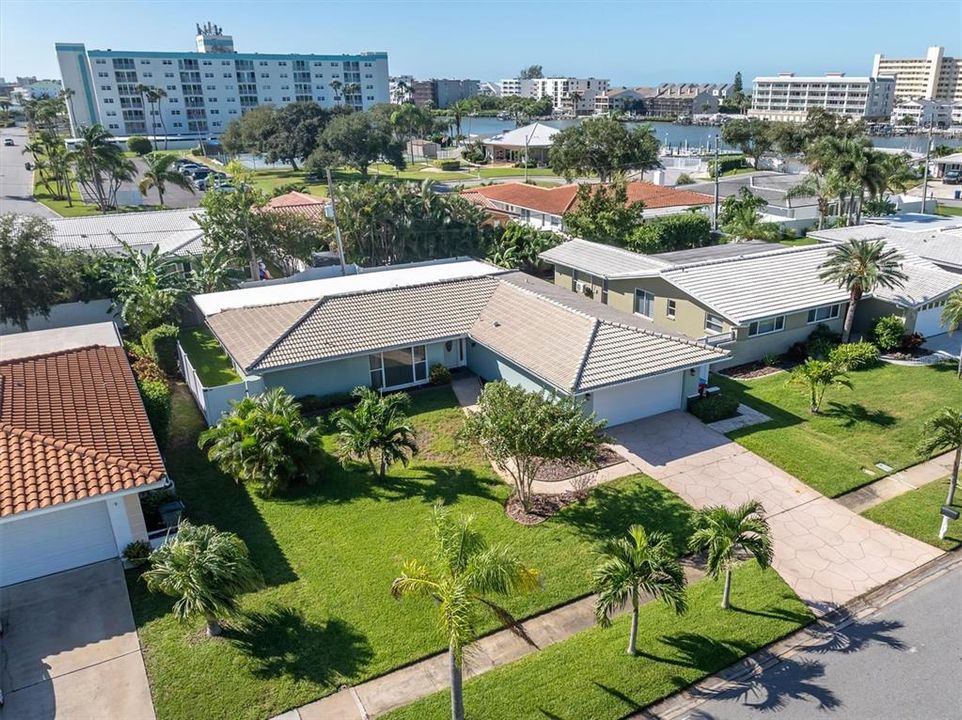 For Sale: $795,000 (4 beds, 2 baths, 2085 Square Feet)