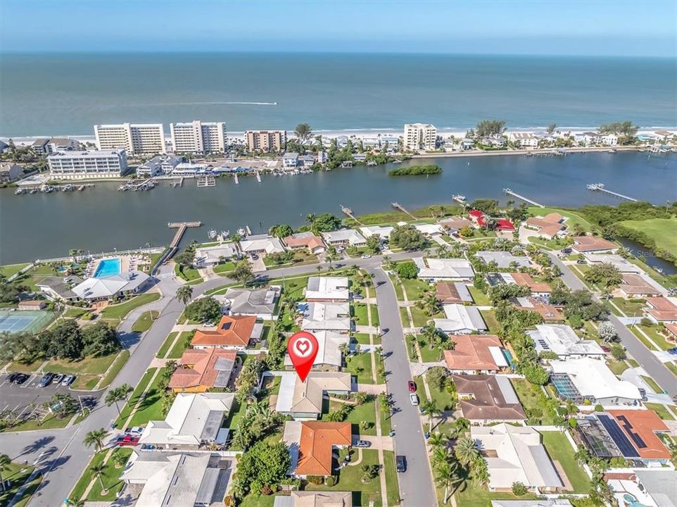 For Sale: $795,000 (4 beds, 2 baths, 2085 Square Feet)
