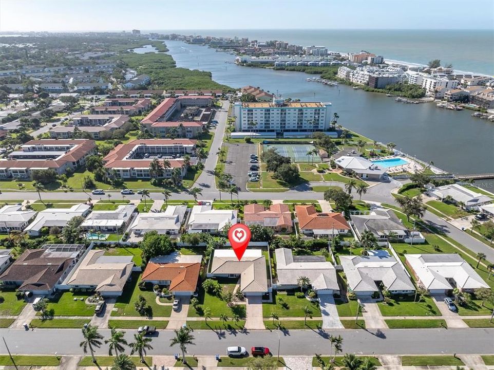 For Sale: $795,000 (4 beds, 2 baths, 2085 Square Feet)